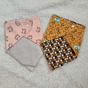 Set of 2 Cute Animal Pattern Reversible Baby Bibs